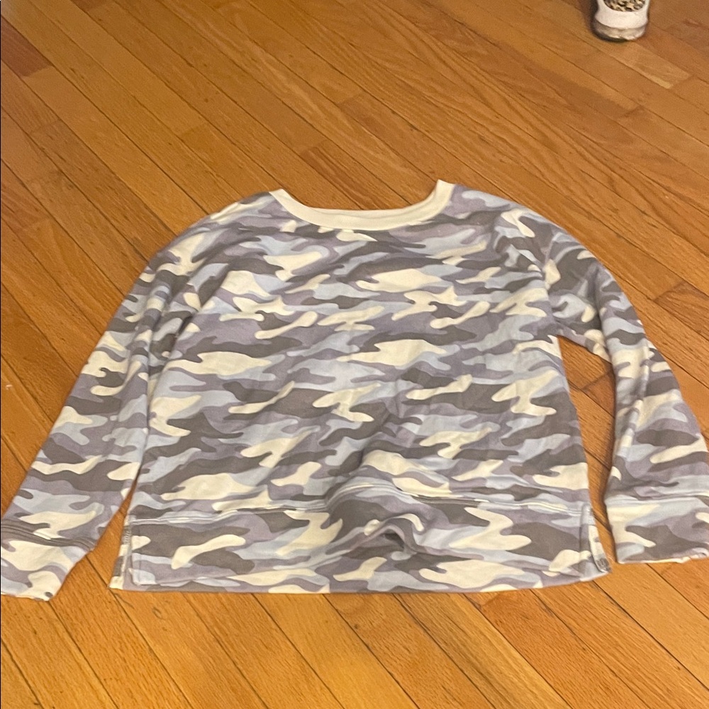 Long Sleeve Camo Pullover Top - Blue & Gray